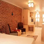 Newly Renovated Apartment-studio