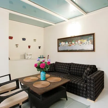 Newly Renovated Apartment-studio Appartement